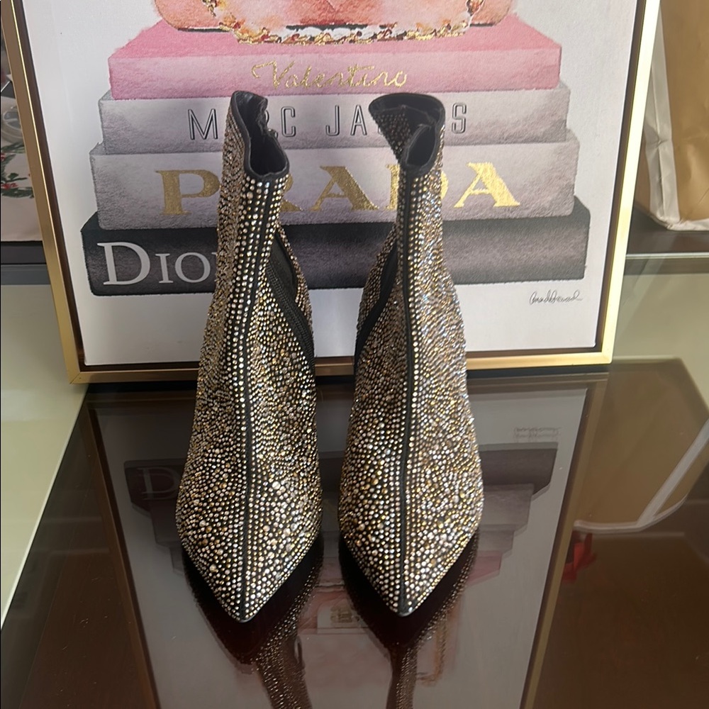 Torrid Black and Gold Ankle Boots with Glittery Exterior and Stiletto Heel NWOT